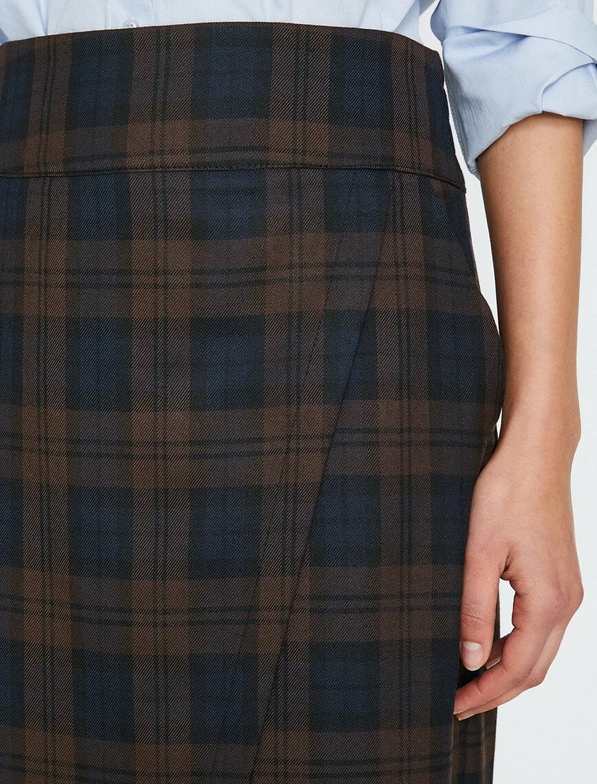 12197 Black Check Midi Skirt