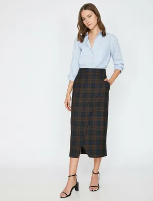 12197 Black Check Midi Skirt