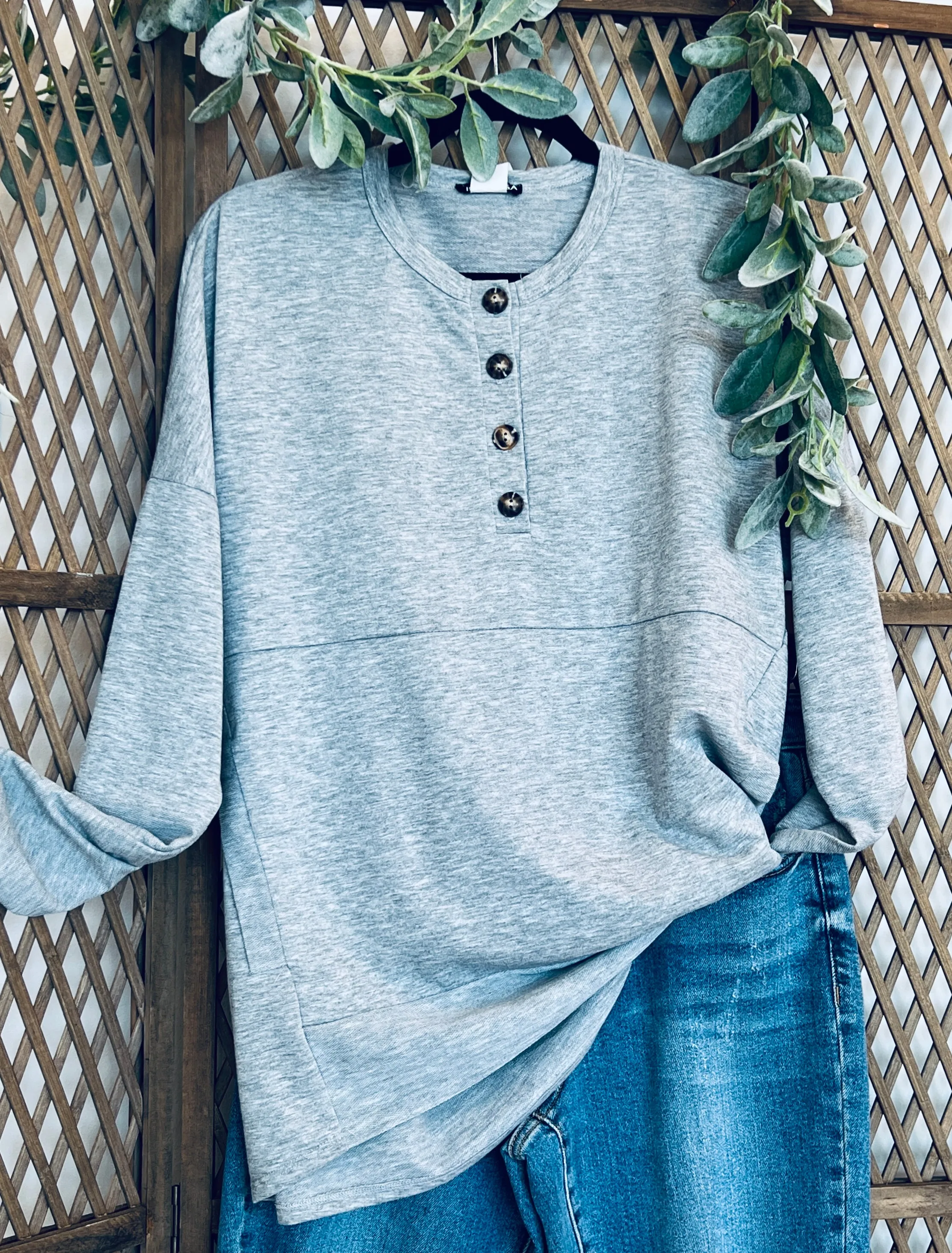 1/4 Sleeve Button Top: Heather Grey