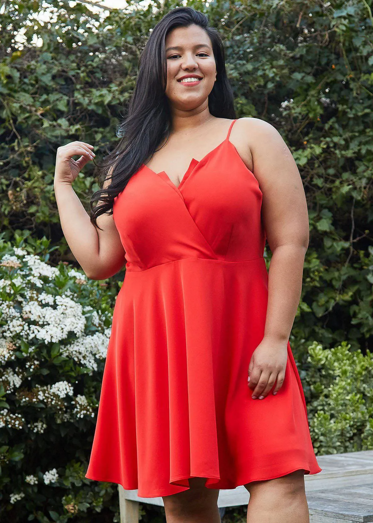 Plus Size V-neck Spaghetti Strap Cocktail Dress in Poppy Red