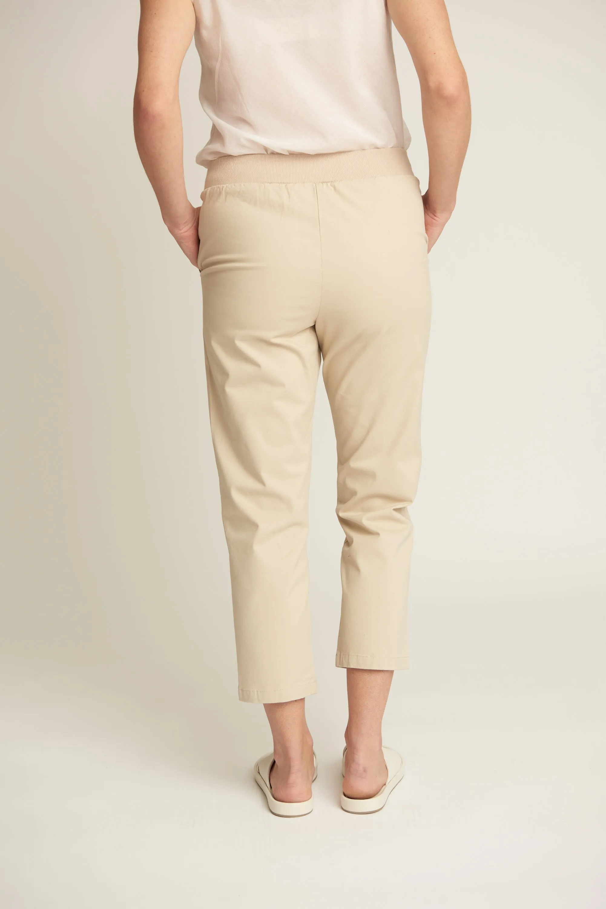 Relaxed Cropped Cotton Chino Pant Beige