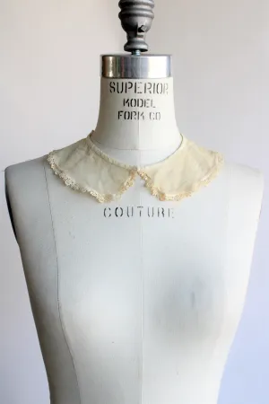 Vintage 1920s 1930s Ivory Lace Collar