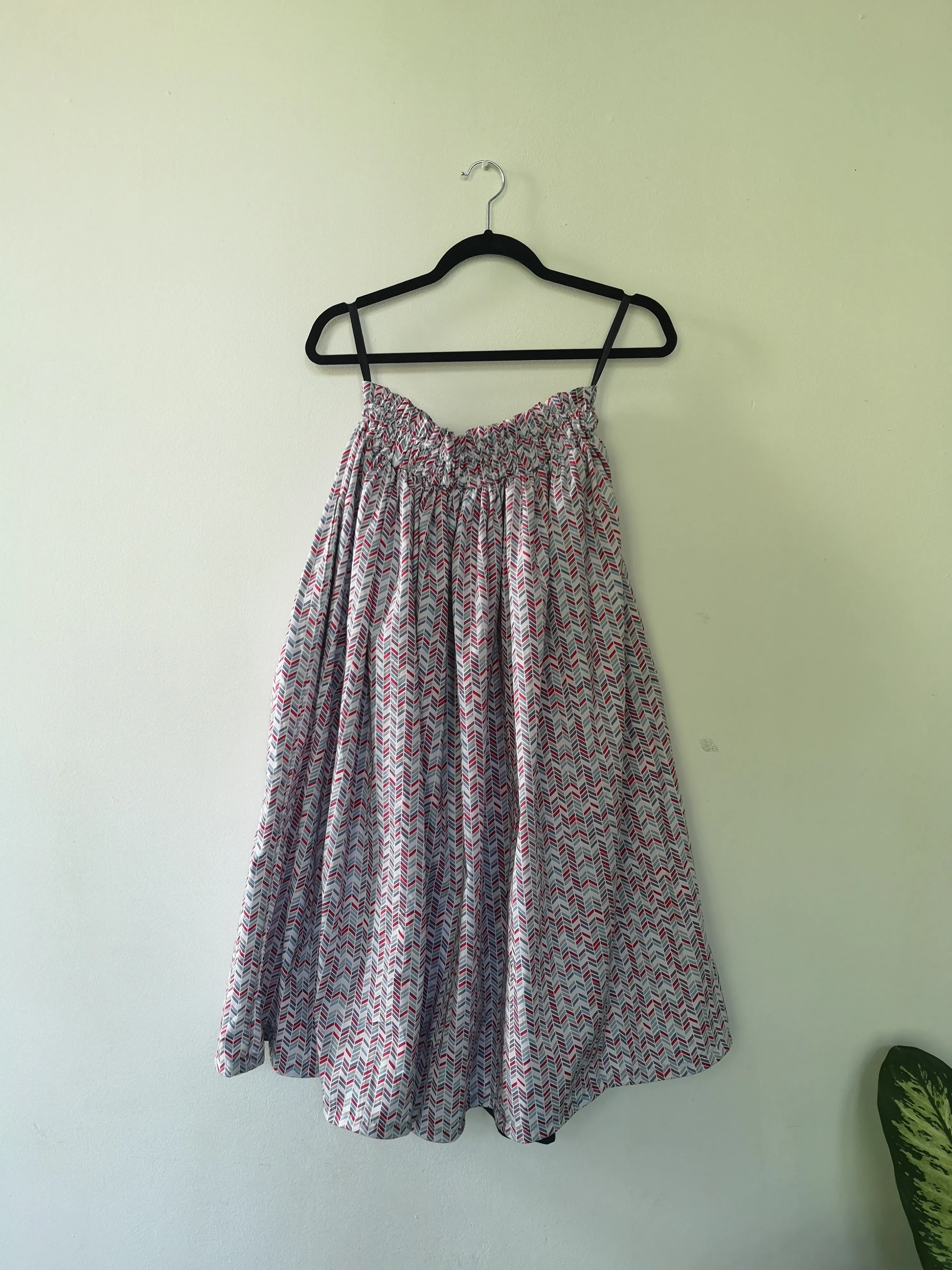 Wonderful, Feminine and Super Versetile Minimalist Lifestyle patterned Midi Cotton Skirt!